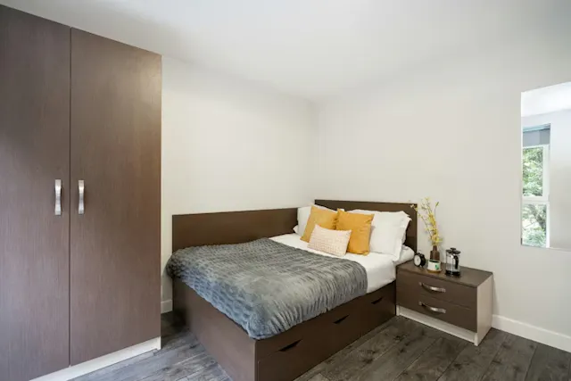 One Bedroom Apartment room image 1
