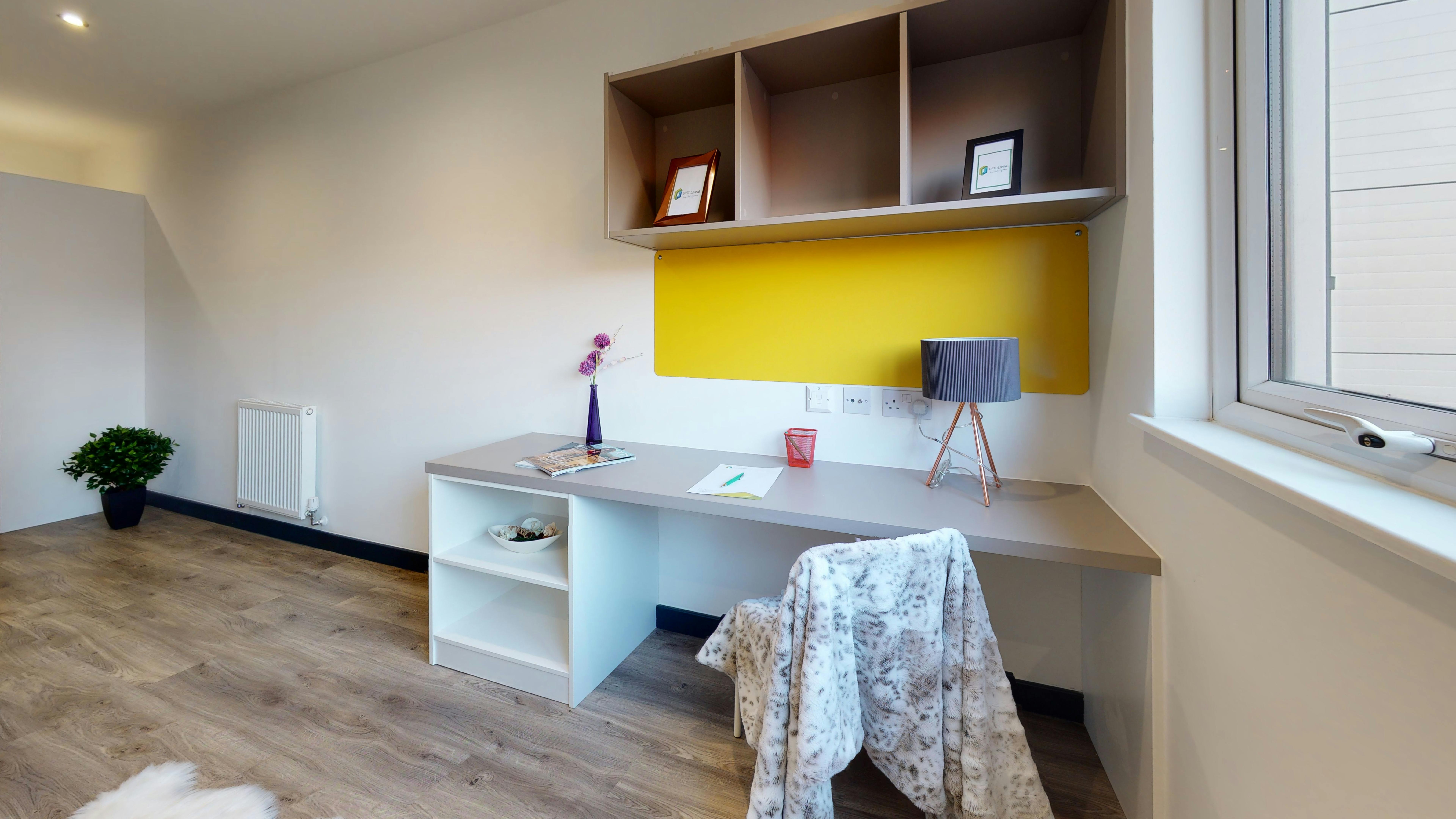 Large Ensuite