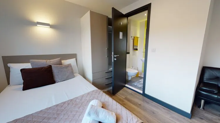 ROOM ROOM