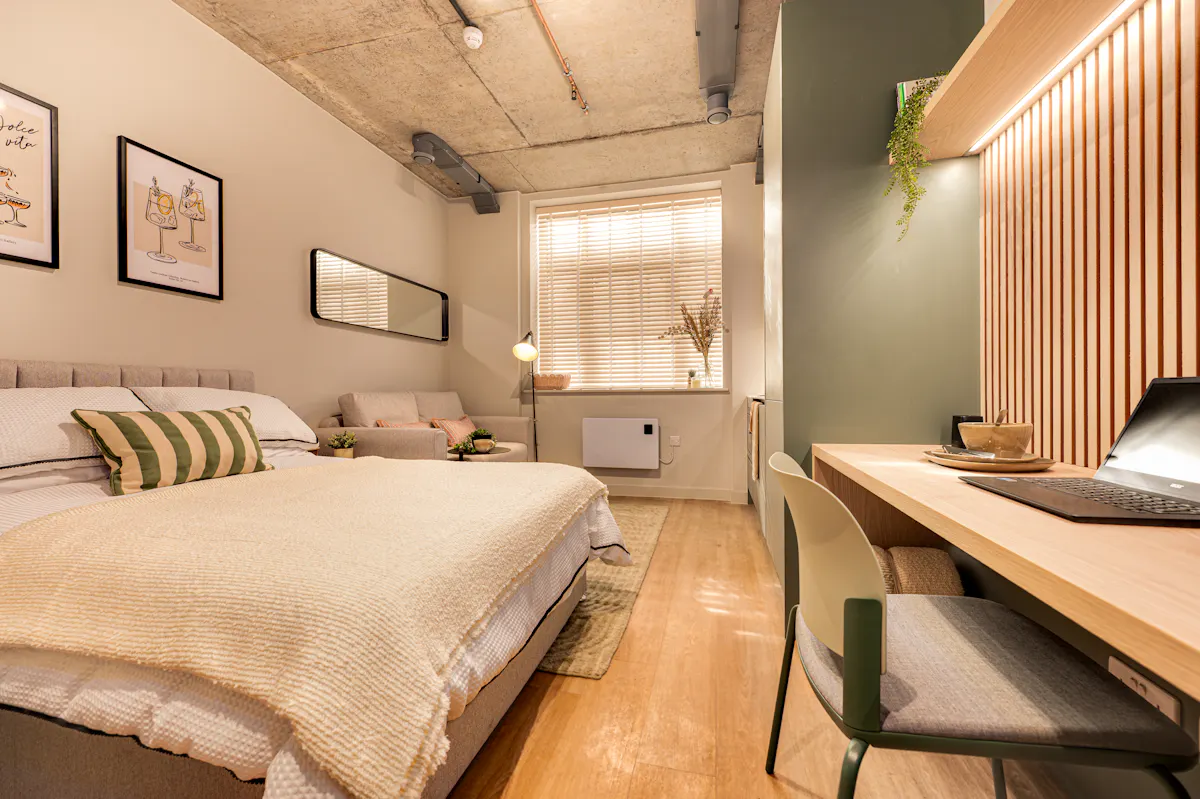 ROOM ROOM