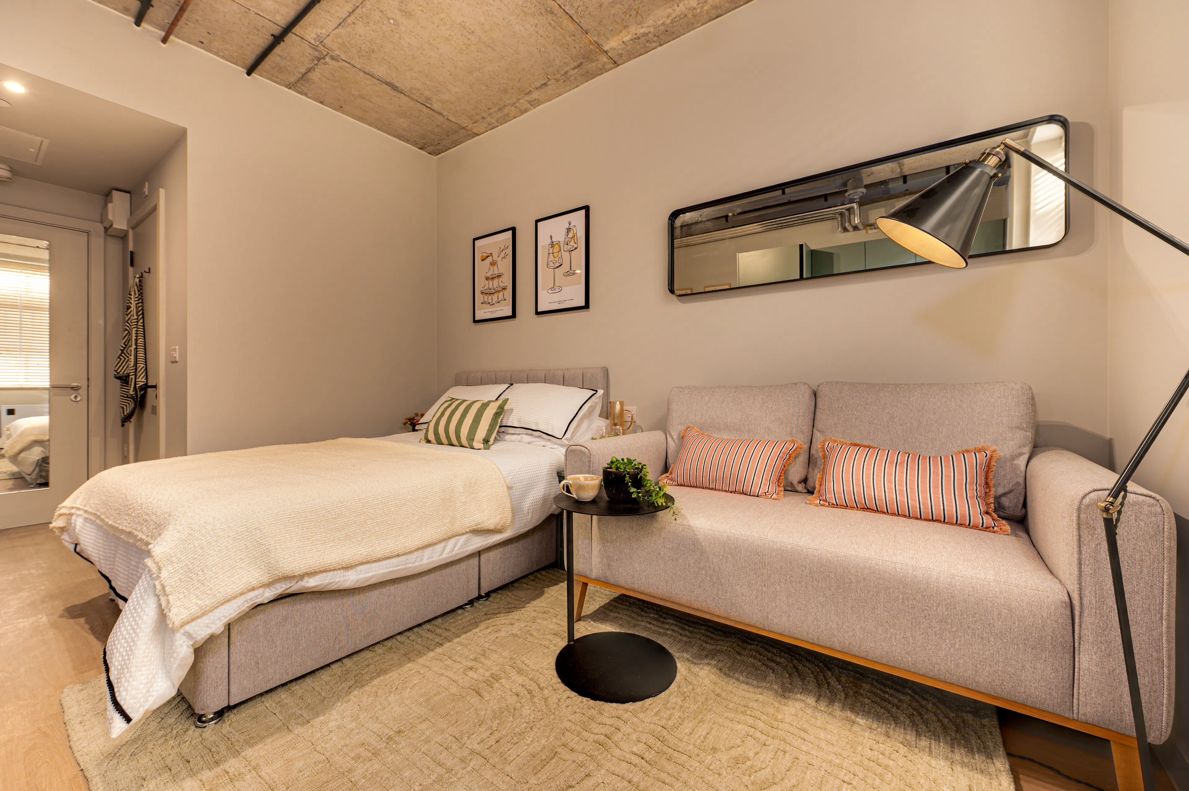 ROOM ROOM 1