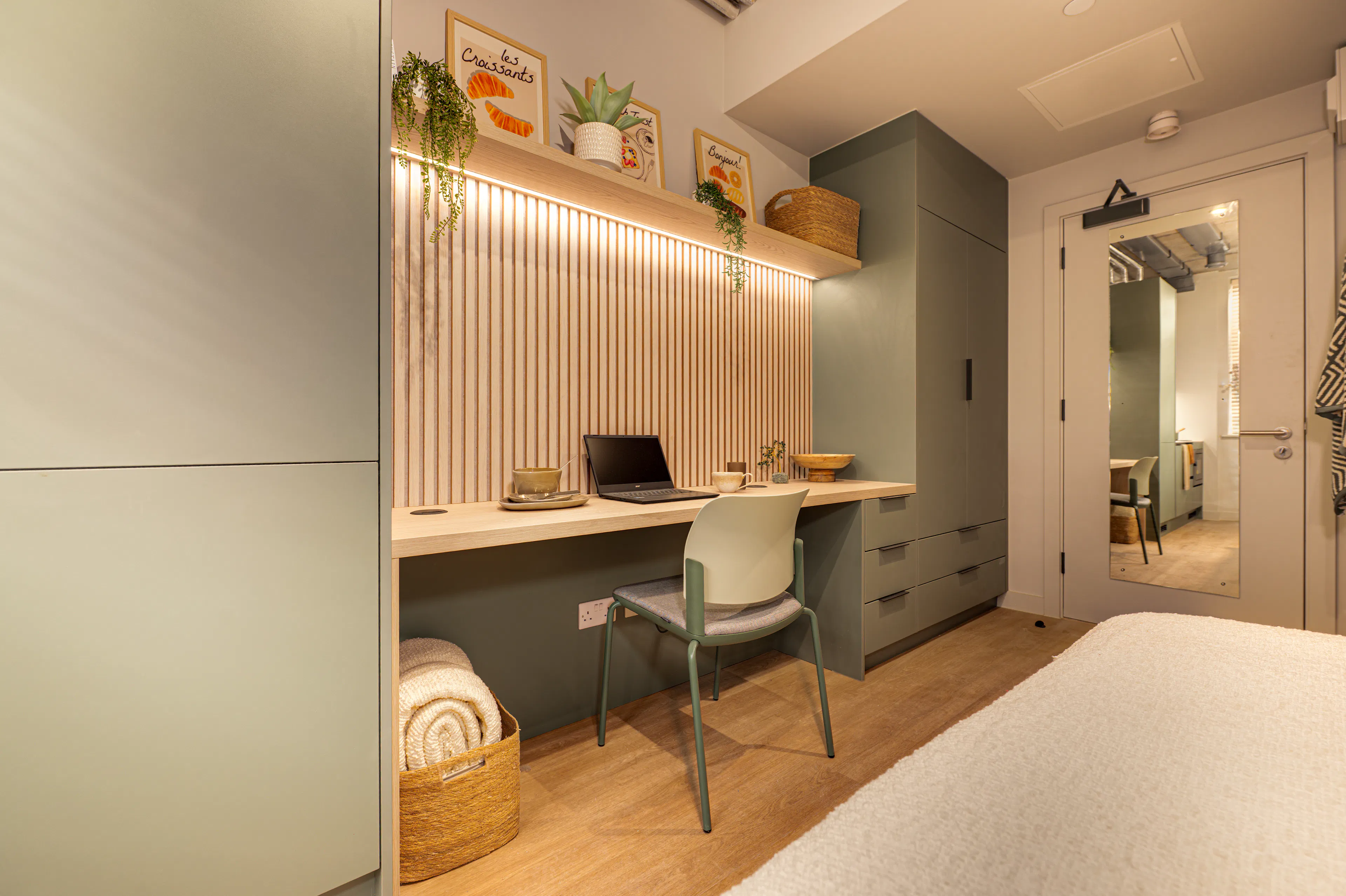 ROOM ROOM 2