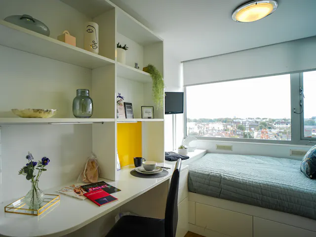 Platinum Studio room image 1