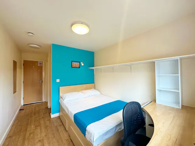 Premium En-suite room image 1