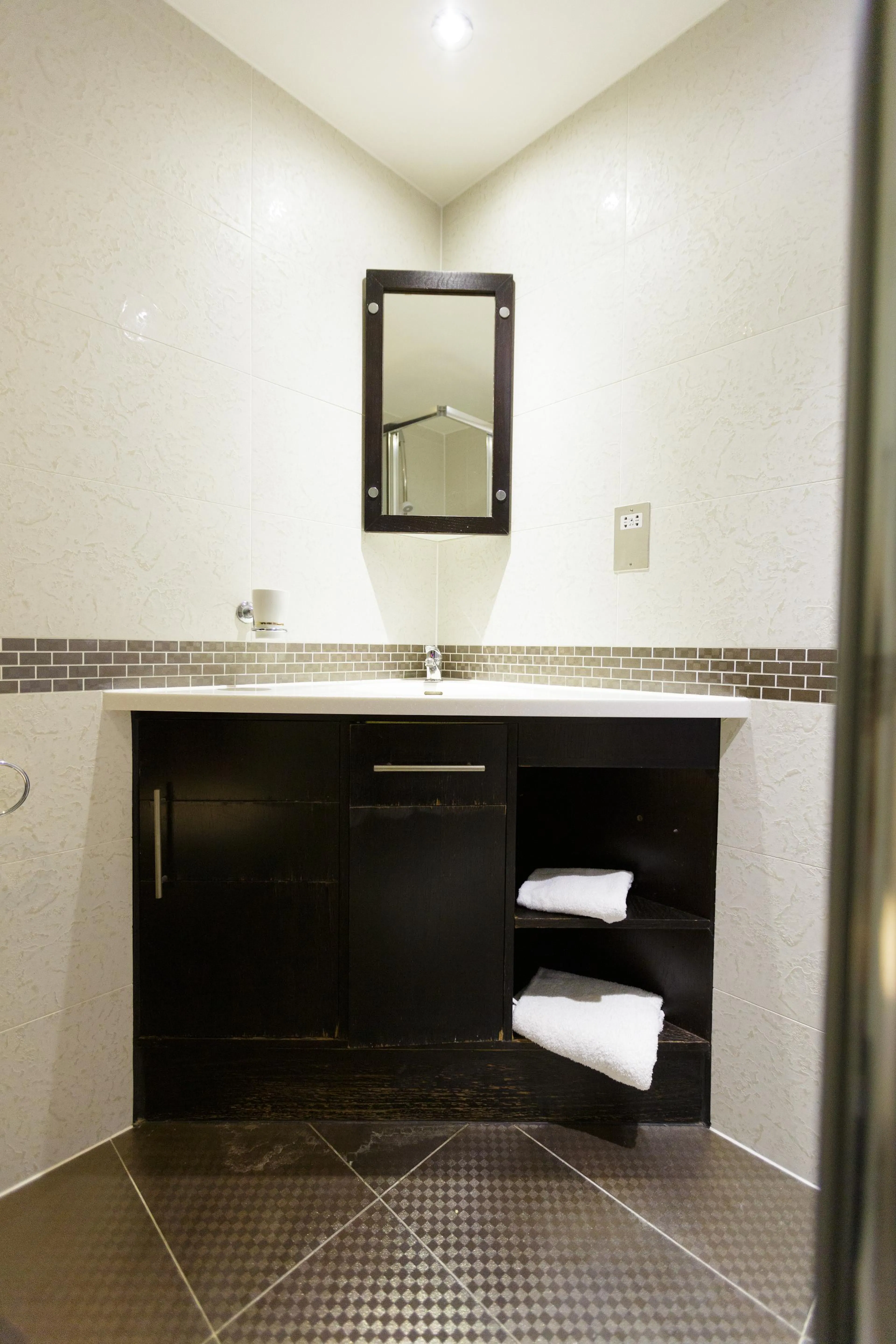 Platinum Plus Studio BATHROOM 3