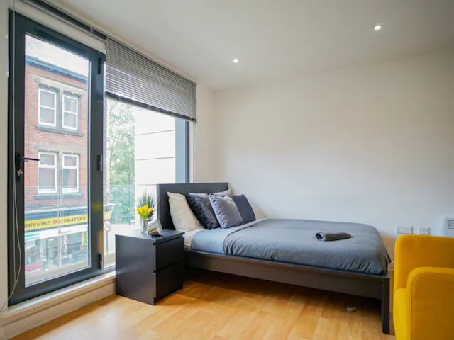 Premier Studio with Balcony room image 1