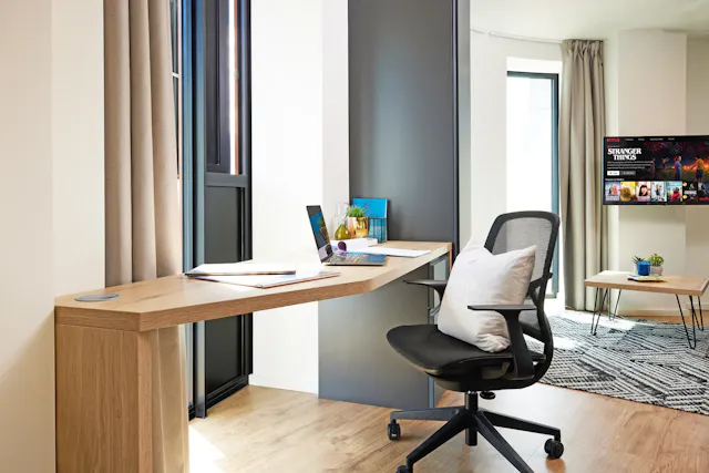 Premium Plus room image 3