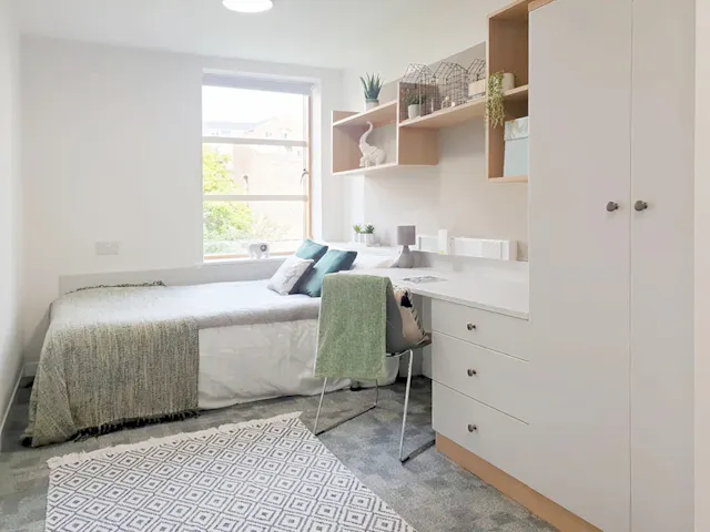 Premium Ensuite room image 1