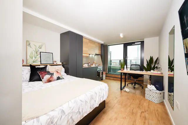 Premium Plus room image 1