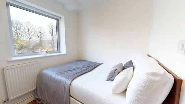 Standard Ensuite room image 2