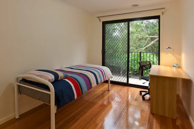 Medium Room room image 1