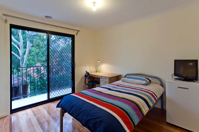 Extra Large Studio Apartment room image 1