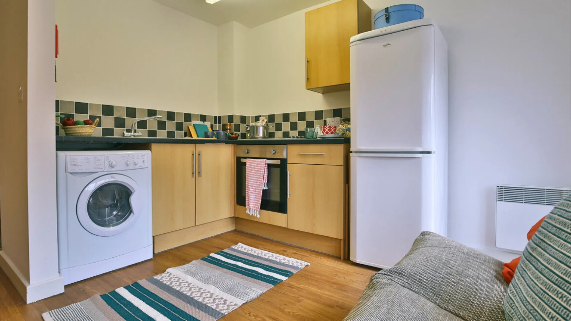 Classic Bigger 1-Bed Apartment - Balcony