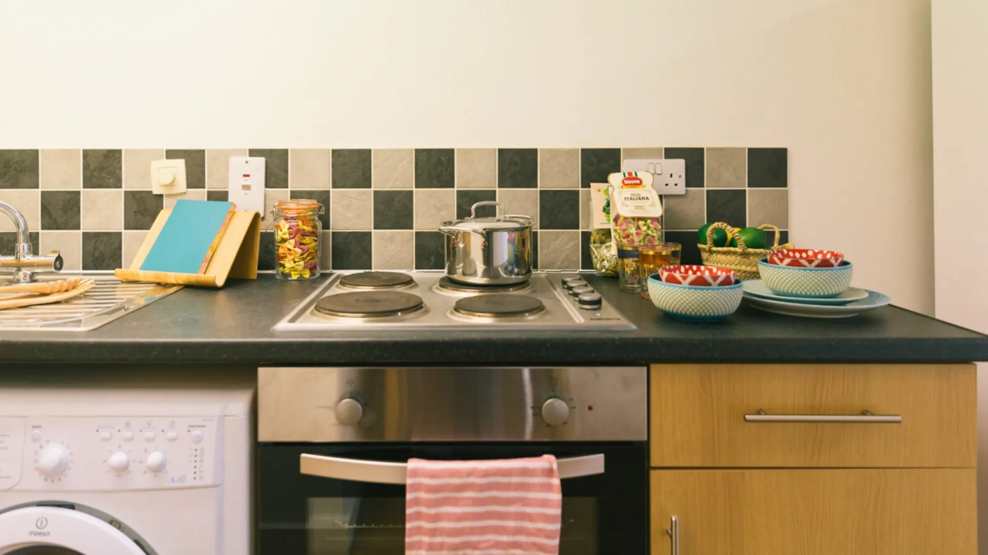 Classic 4 Bed Apartment KITCHEN 2