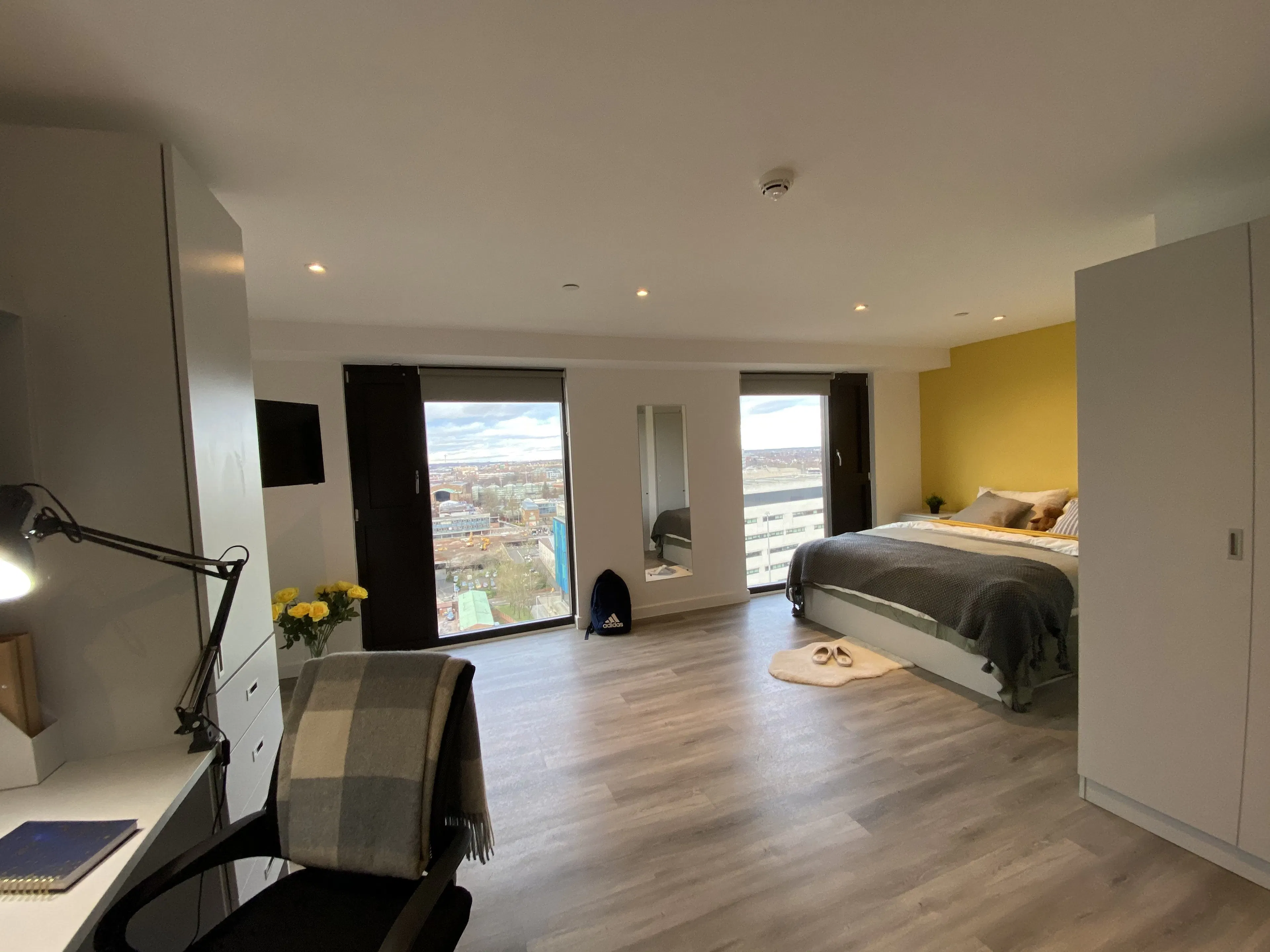 ROOM ROOM 4