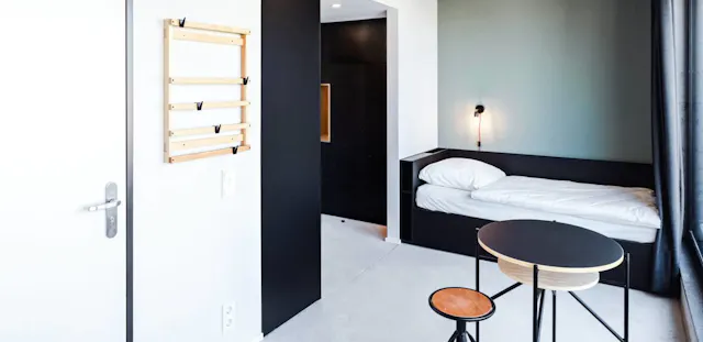 Penthouse with balcony room image 2