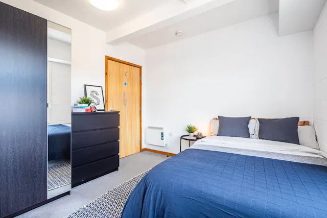 Penthouse room image 2