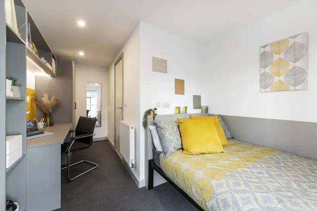 Silver Ensuite room image 1