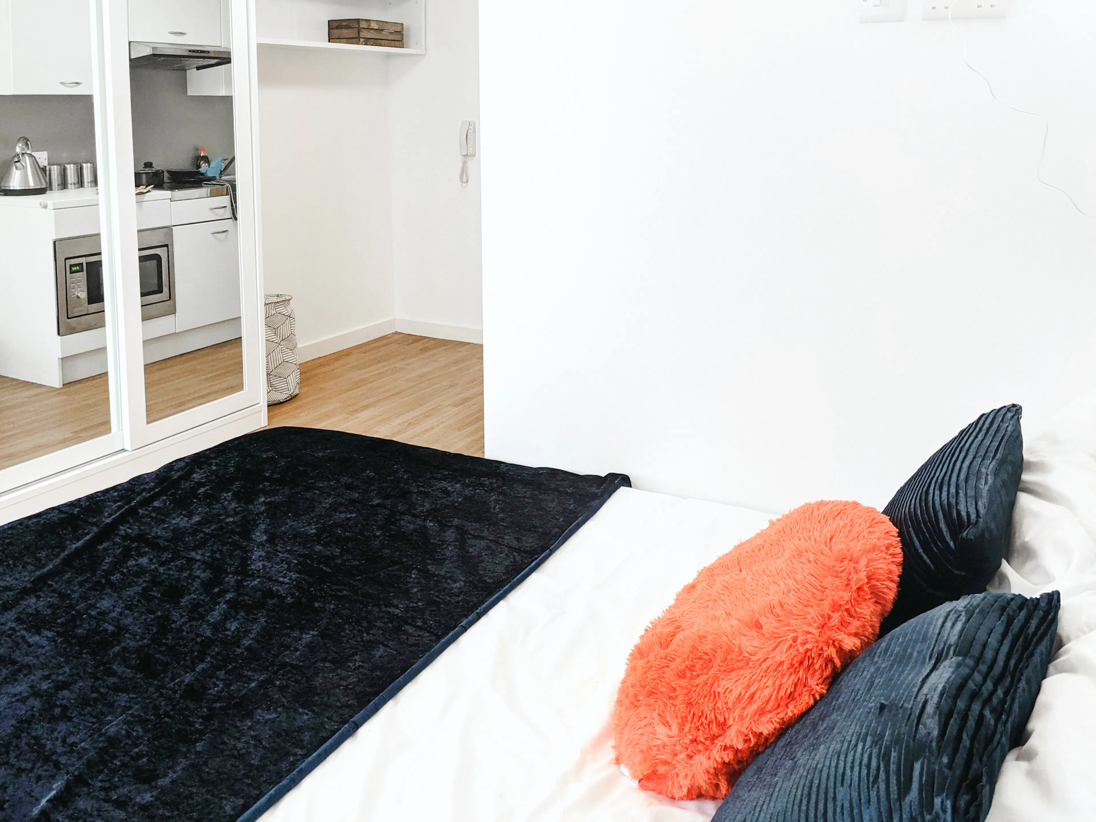 ROOM ROOM 3
