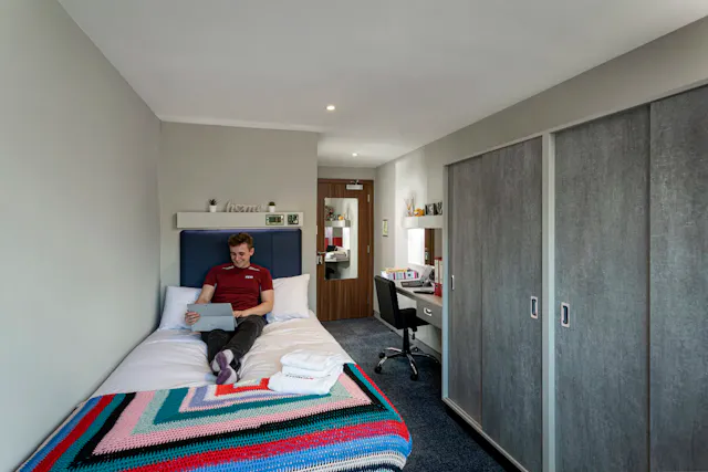 Platinum En-suite Serviced Apartment room image 1