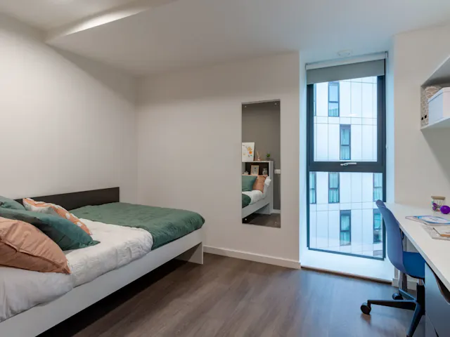 Platinum En Suite room image 2