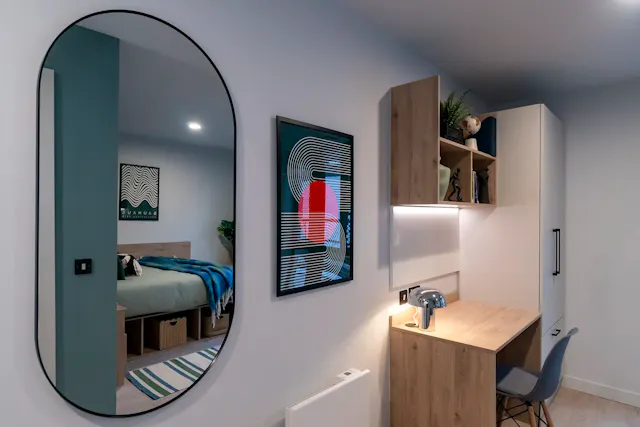 Silver En Suite Plus room image 3