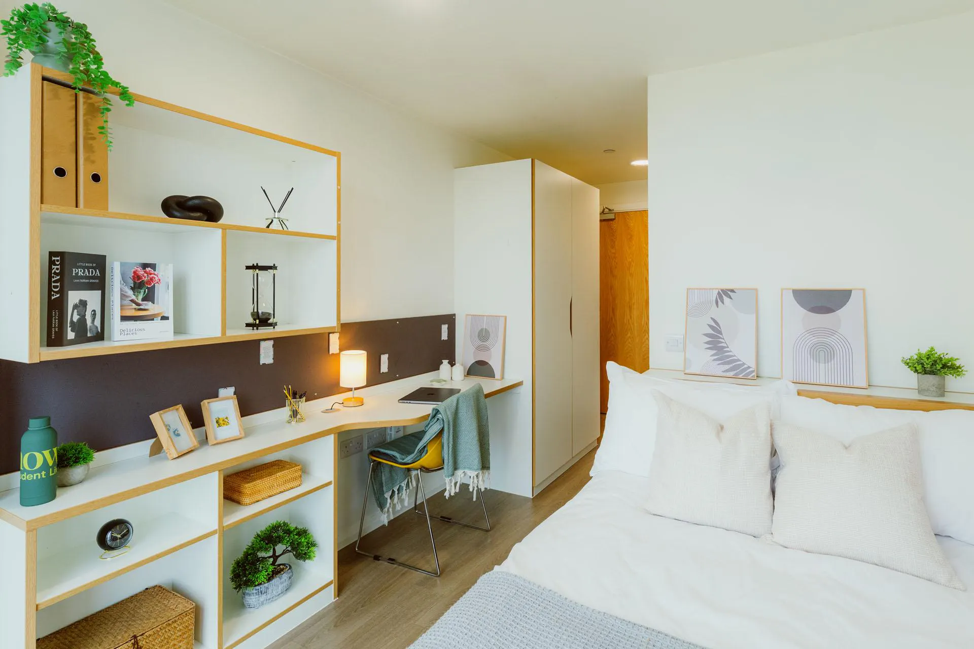 Platinum En Suite (Top Floors, City View)