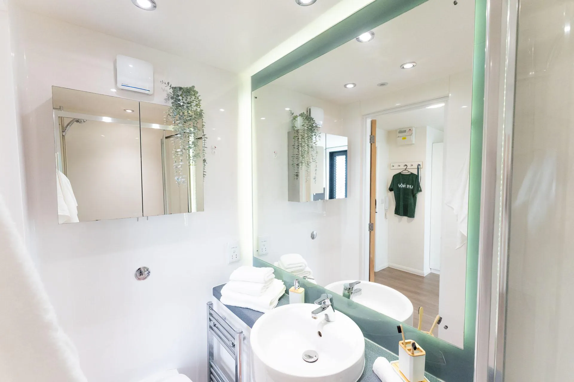 Platinum En Suite (Top Floors, City View)