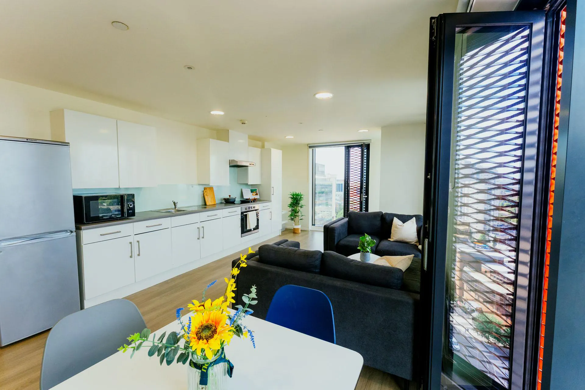 Platinum En Suite (High Floors, City View)
