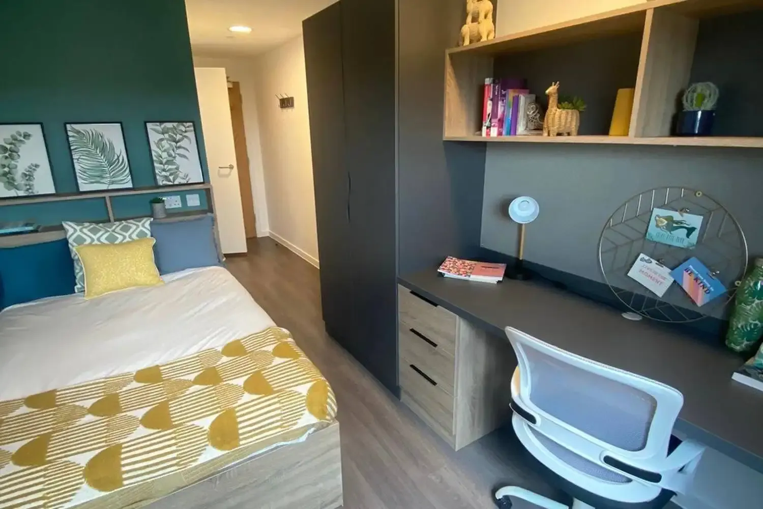 ROOM ROOM 1