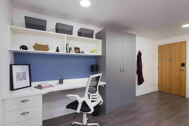 Platinum En Suite room image 2