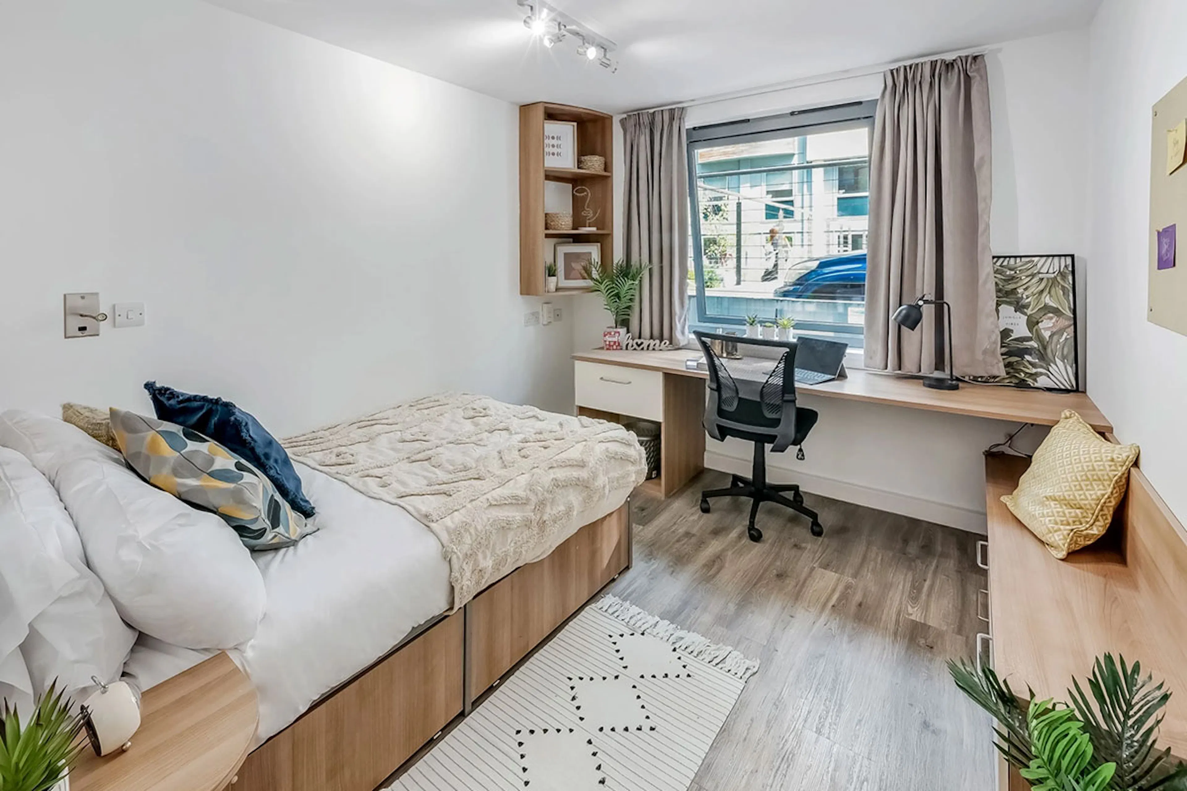 Platinum Ensuite Mid Level ROOM 1