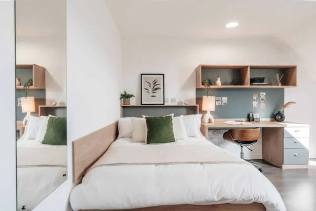 Platinum Sky View EnSuite room image 2