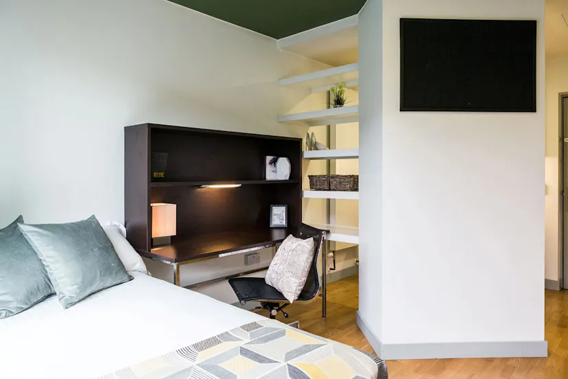 Property video thumbnail 1