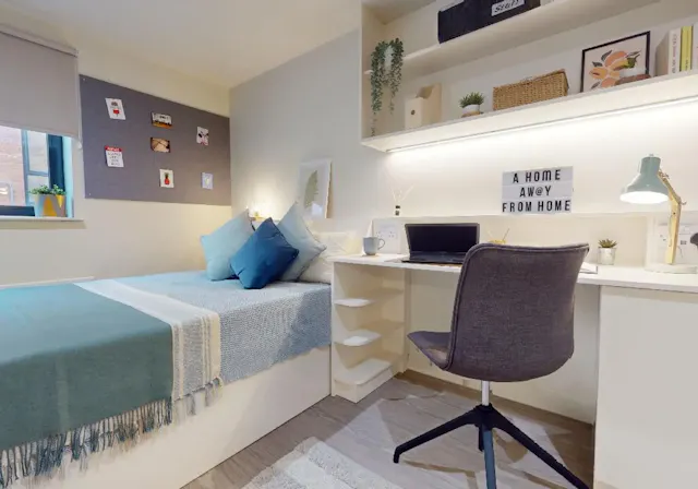 Platinum Studio room image 1
