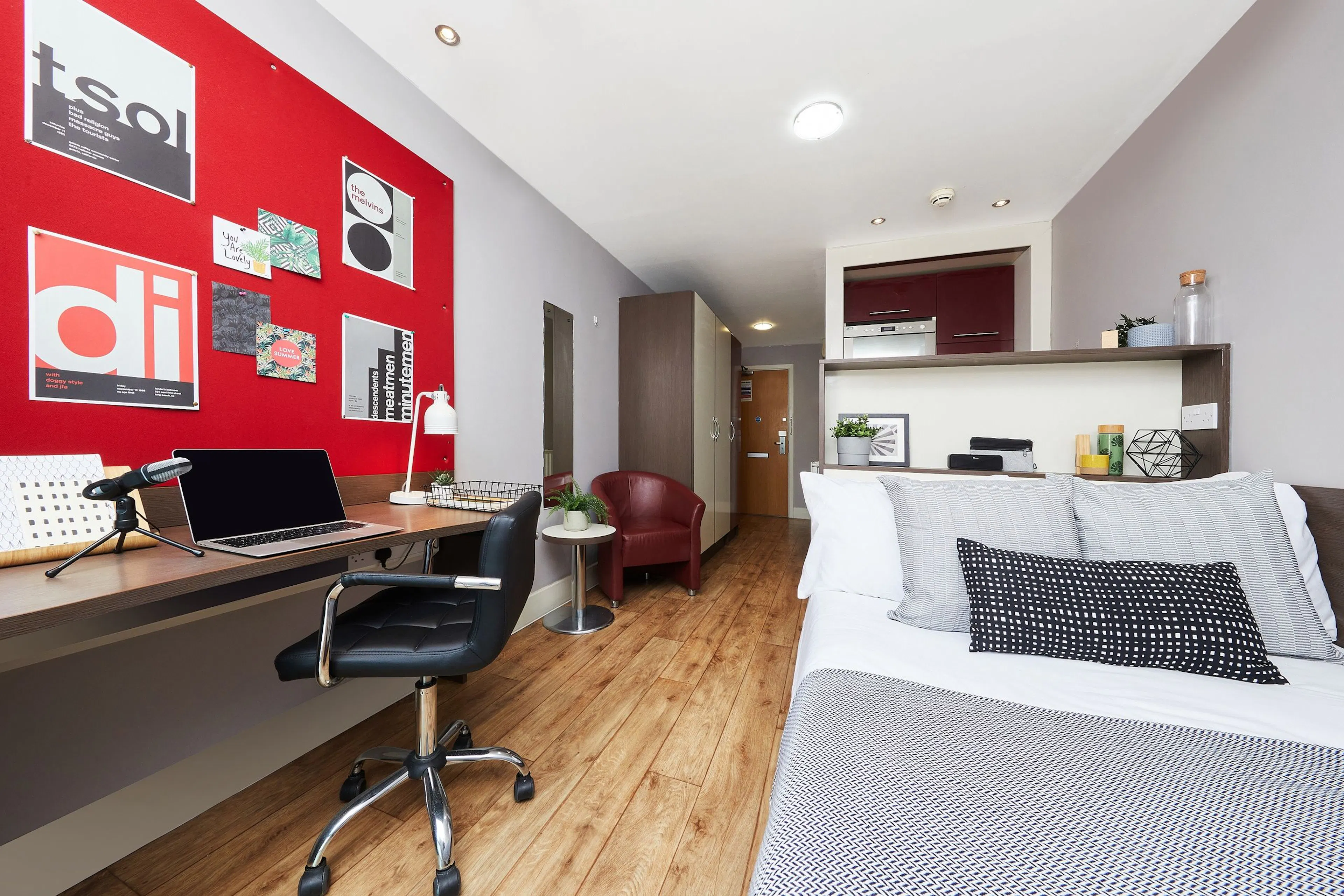 Platinum Studio ROOM 2