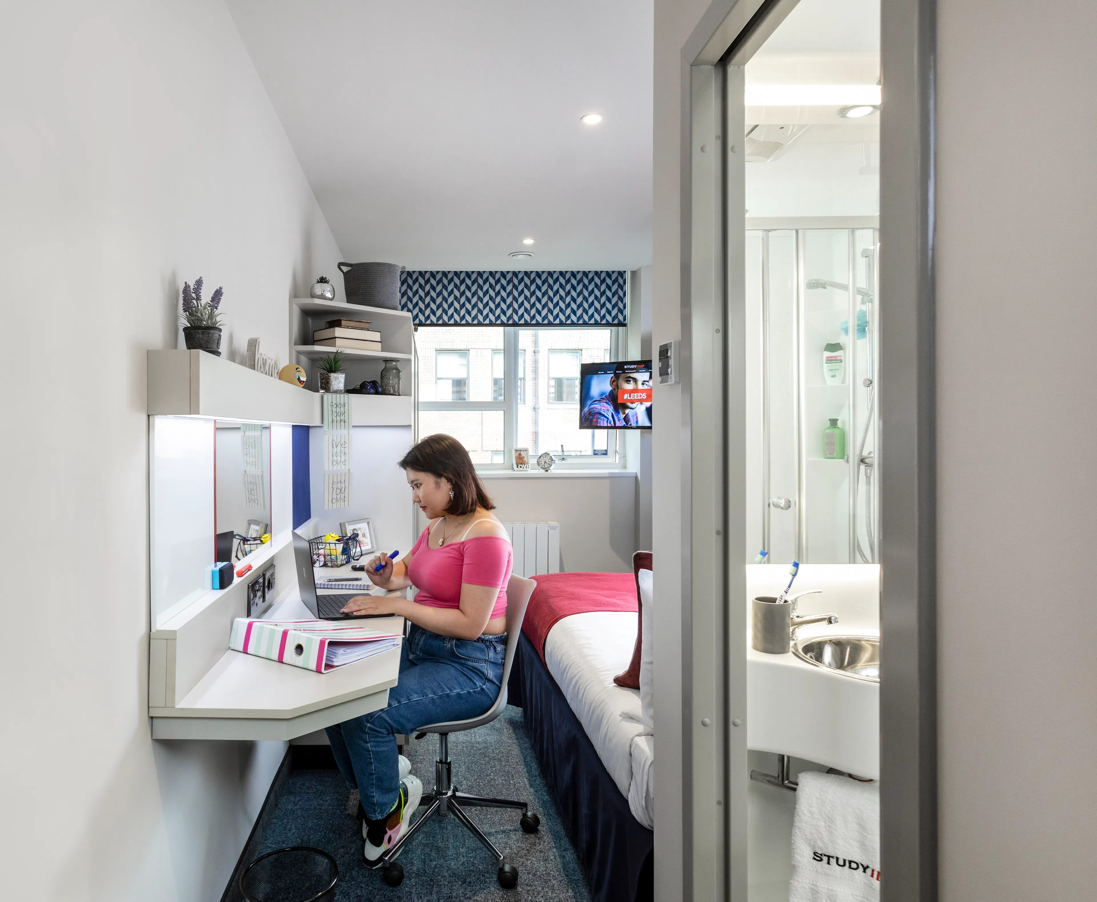 Platinum Plus Ensuite Serviced Apartment ROOM 2