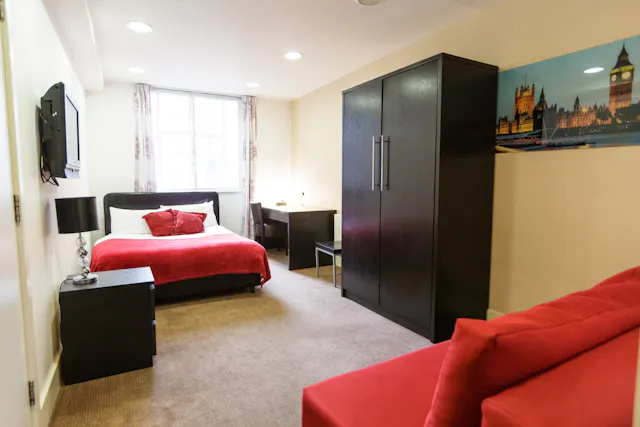 Platinum Studio room image 1