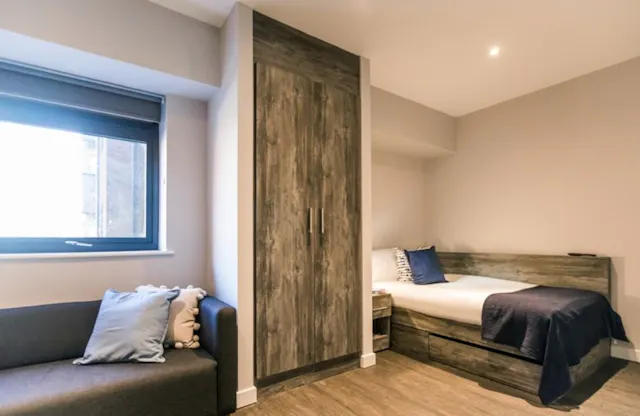 Platinum Studio  room image 1
