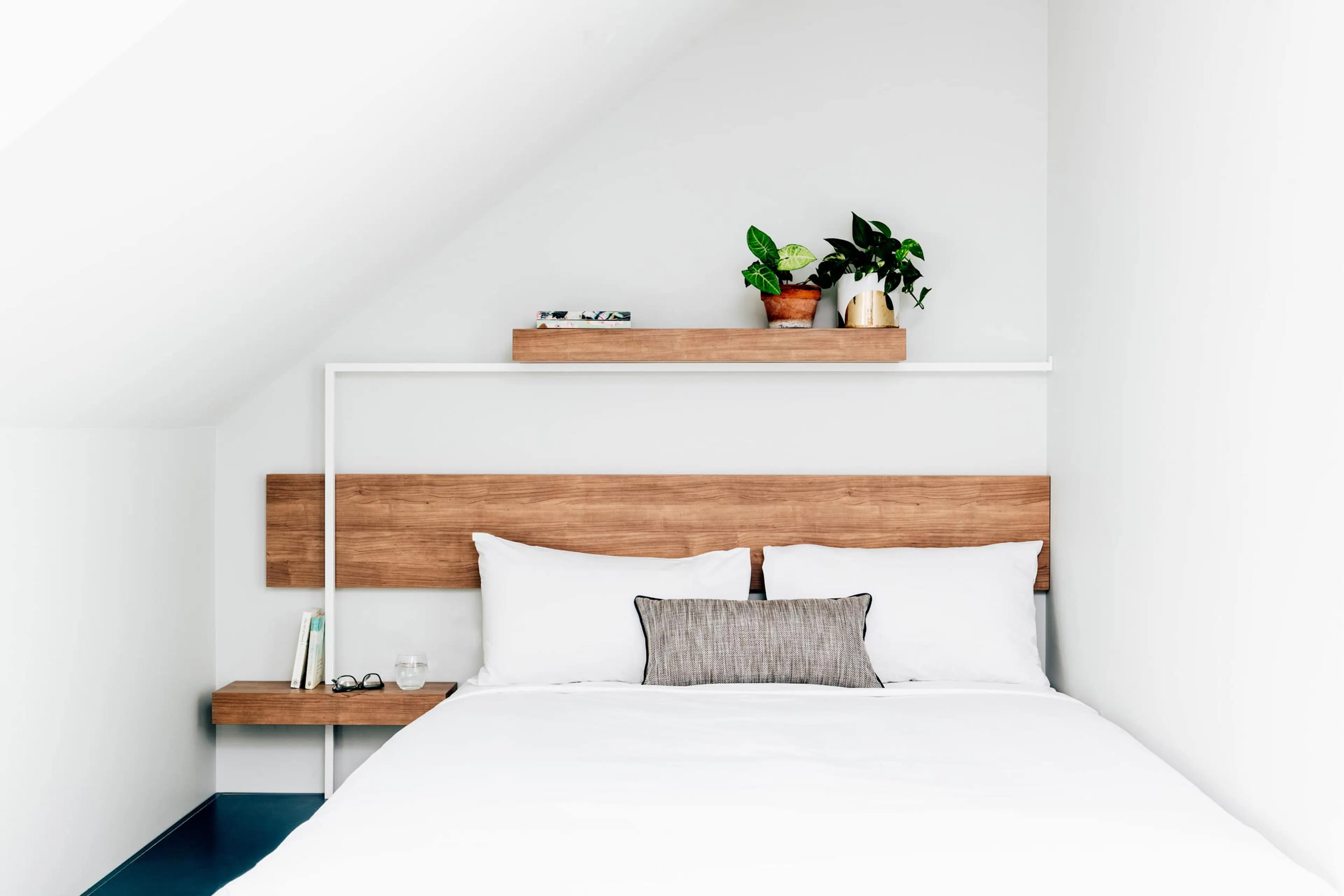 Plus ROOM 2