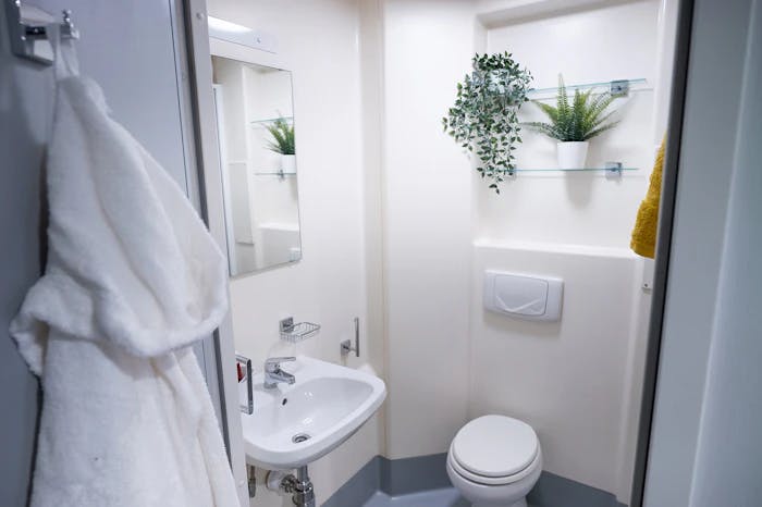 Ensuite Silver - City View