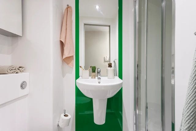 Ensuite Medium Highest Double