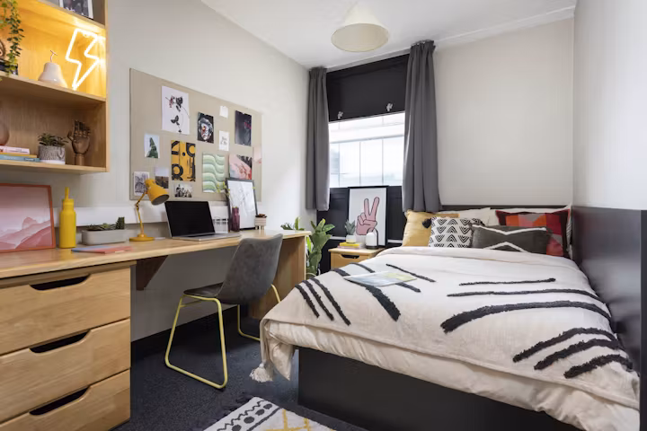 rosalind-franklin-halls-portsmouth-Ensuite Basic-1