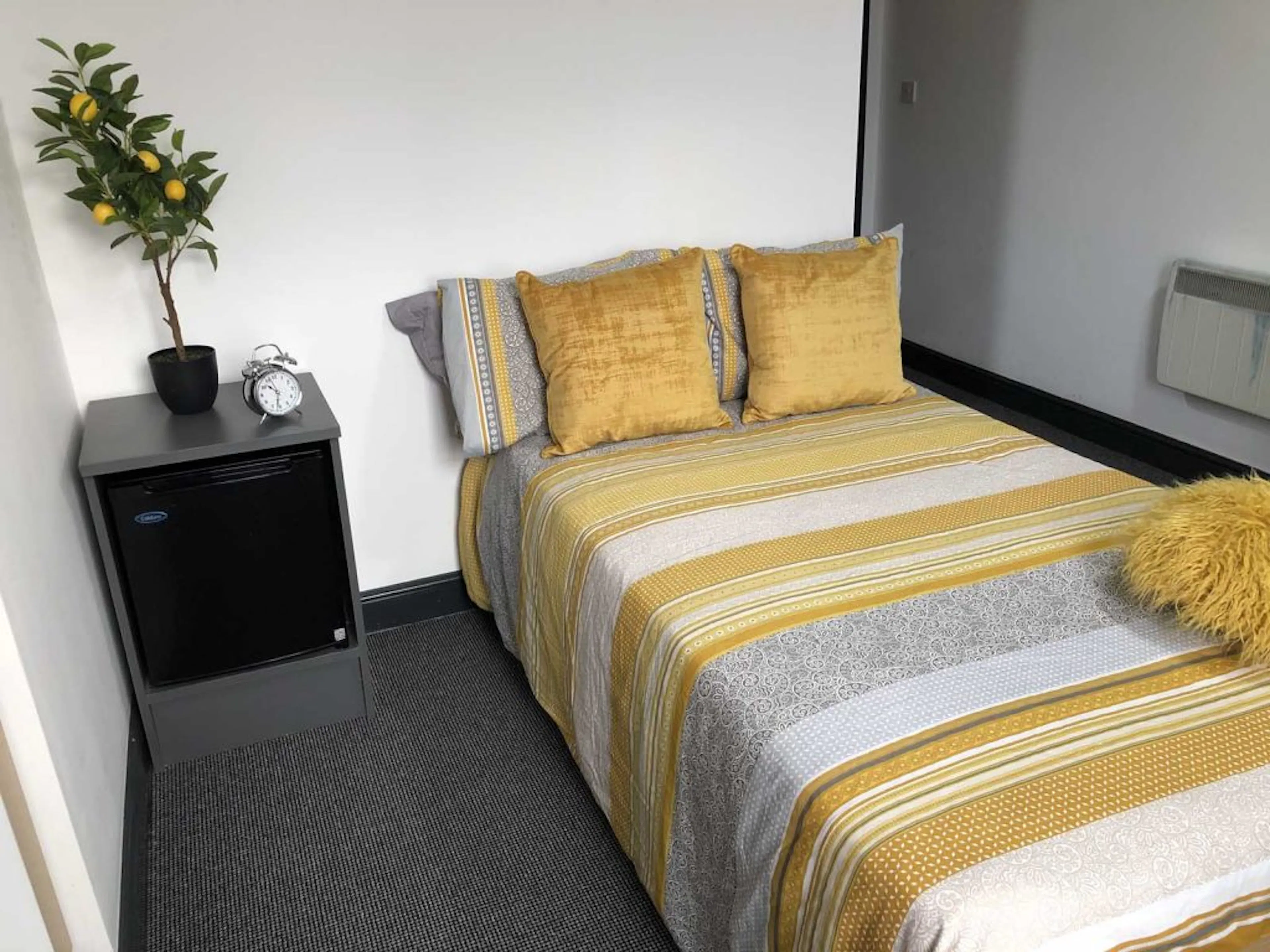 ROOM ROOM 1