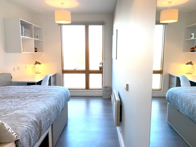 Premier Ensuite Plus room image 2