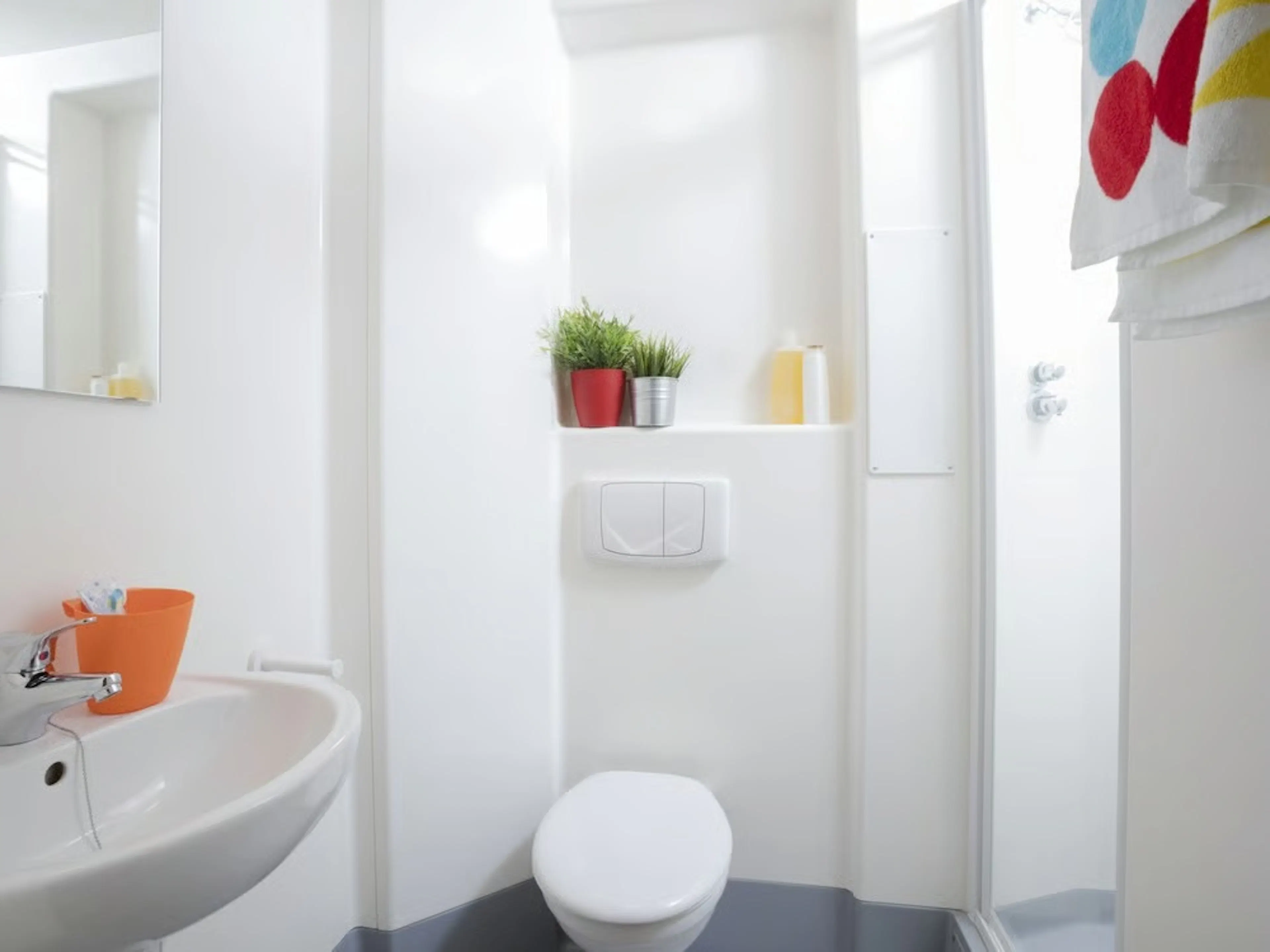 Premier Ensuite BATHROOM 3