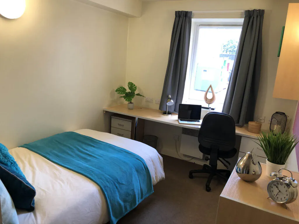 Premier Luxe En-Suite- UK Guarantor not required.