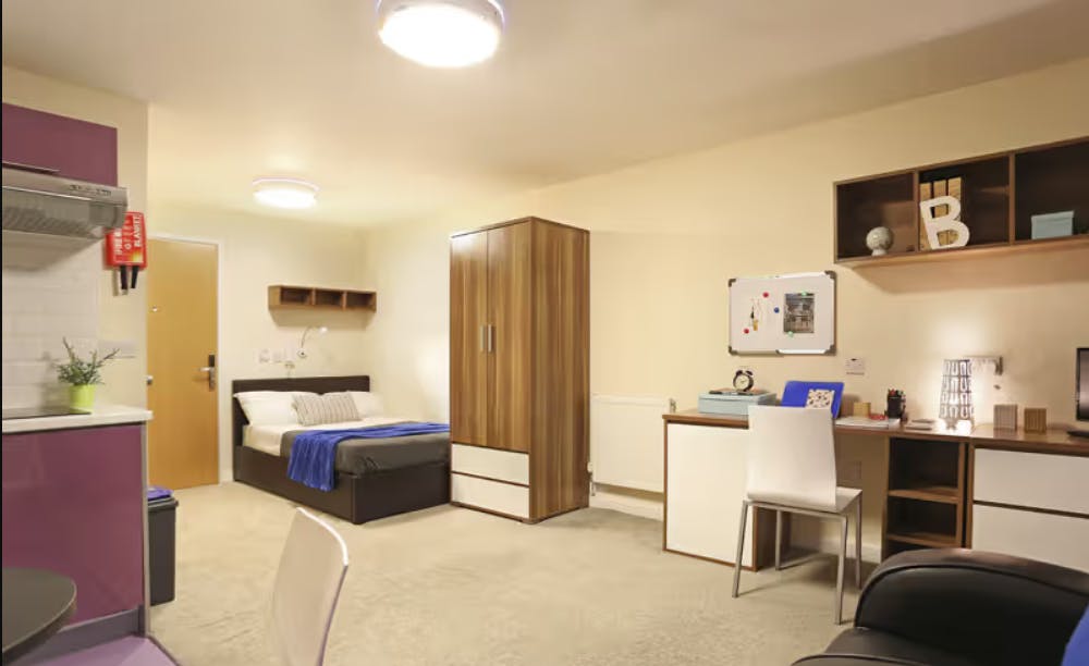 Premier Luxe Studio, Tallis Court
