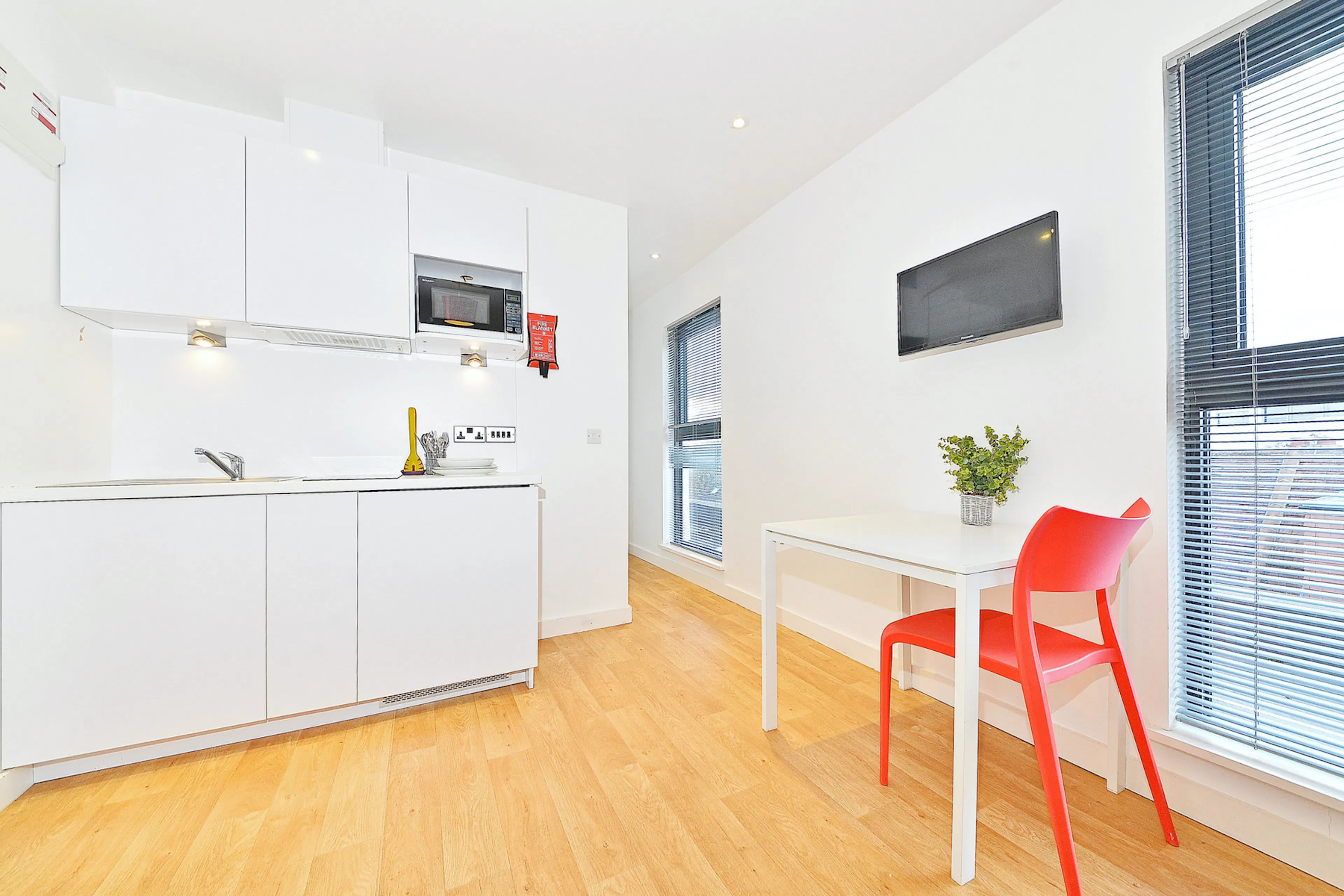 Premier Luxe Studio KITCHEN 4