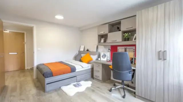 Premium 1 Bed Apartment room image 1